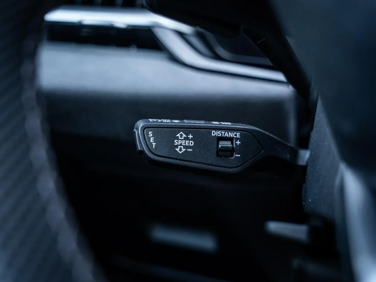 Avant 2.0 quattro S edition - Passenger Displ. l Panorama l 360cam