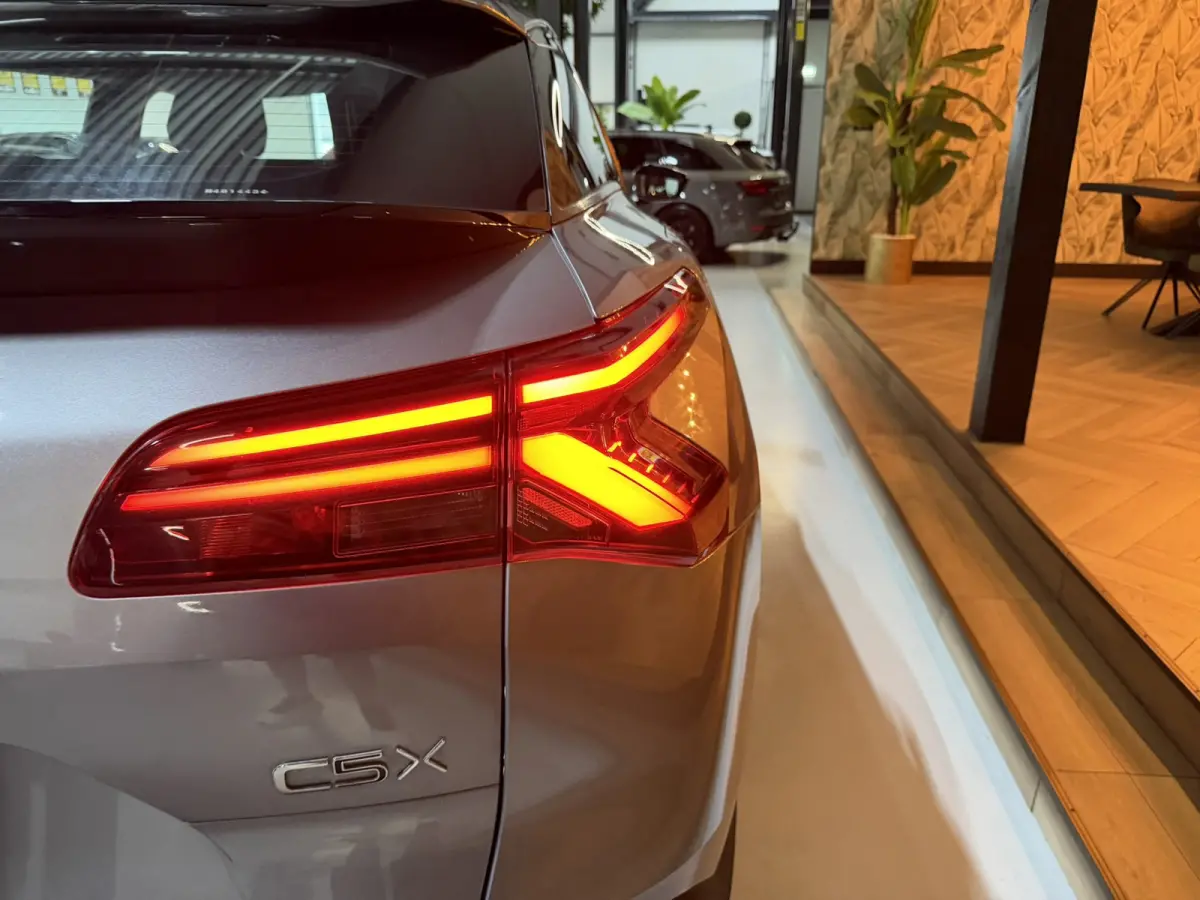 1.2 Feel |Trekhaak|Dealer Onderhouden|Allseason|CarPlay|2023|LED|Navi|Airco|PDC|Rijklaar