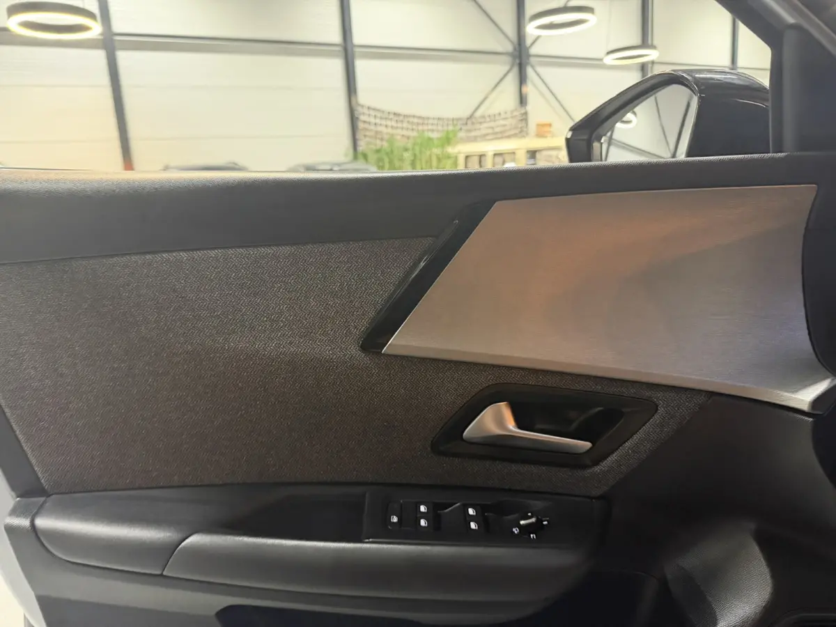 1.2 Feel |Trekhaak|Dealer Onderhouden|Allseason|CarPlay|2023|LED|Navi|Airco|PDC|Rijklaar