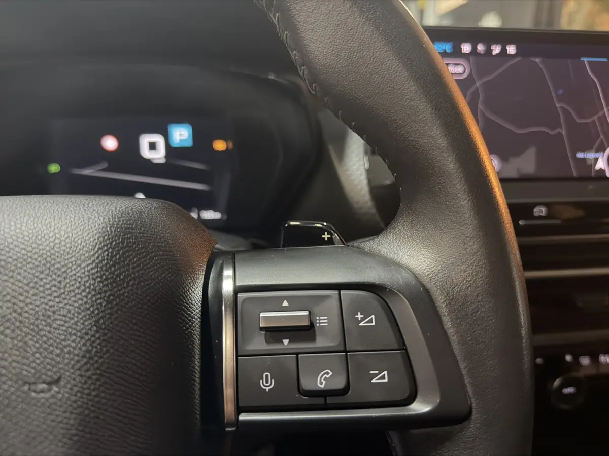 1.2 Feel |Trekhaak|Dealer Onderhouden|Allseason|CarPlay|2023|LED|Navi|Airco|PDC|Rijklaar