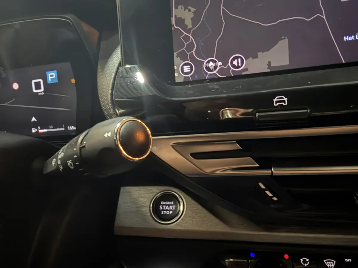 1.2 Feel |Trekhaak|Dealer Onderhouden|Allseason|CarPlay|2023|LED|Navi|Airco|PDC|Rijklaar