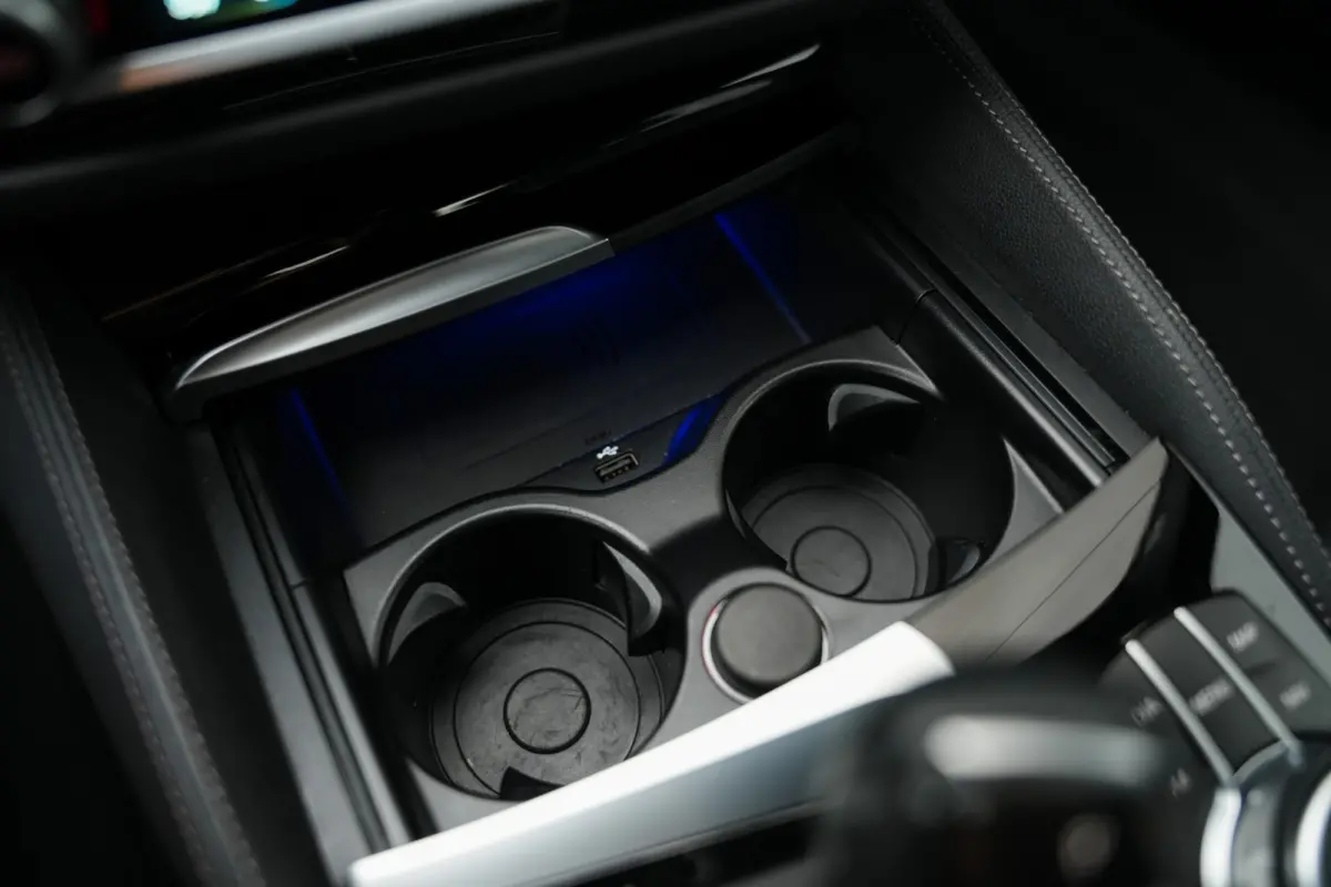540i 334 pk High Executive M-Sportpakket / Led-Koplamp/ Adap.Cruise/ Sport-Stoelen/ Nappa-Leder/ Adap.Cruise/ Stoel.Verw/ Stuur.Verw/ Trekhaak/ 19'' LMV