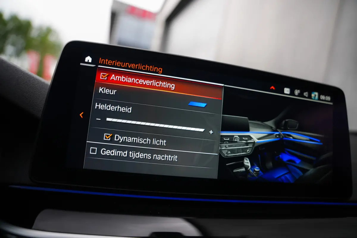 540i 334 pk High Executive M-Sportpakket / Led-Koplamp/ Adap.Cruise/ Sport-Stoelen/ Nappa-Leder/ Adap.Cruise/ Stoel.Verw/ Stuur.Verw/ Trekhaak/ 19'' LMV