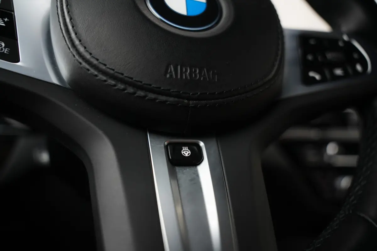 540i 334 pk High Executive M-Sportpakket / Led-Koplamp/ Adap.Cruise/ Sport-Stoelen/ Nappa-Leder/ Adap.Cruise/ Stoel.Verw/ Stuur.Verw/ Trekhaak/ 19'' LMV