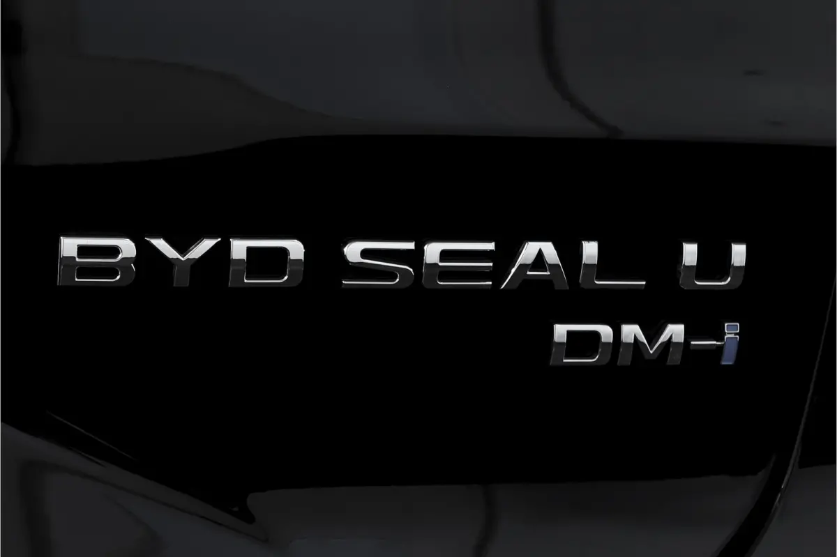 1.5 DM-i FWD Boost | Plug-In | S/K-Panodak | 360 Camera | App connect | Adapt. Cruise | Elek. Klep | Infinity audio | LM 19" | 9409