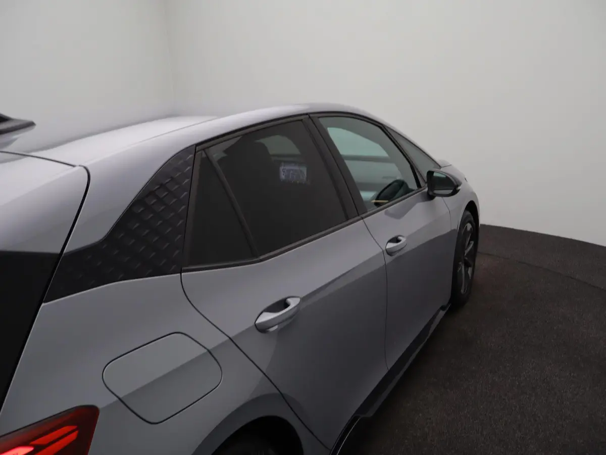 Business 62 kWh | Apple Carplay / Android Auto | Virtual Cockpit | Privacy Glass | Keyless |