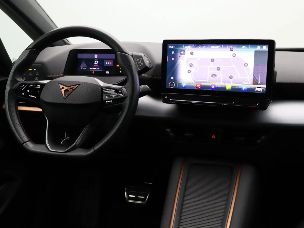 Business 62 kWh | Apple Carplay / Android Auto | Virtual Cockpit | Privacy Glass | Keyless |