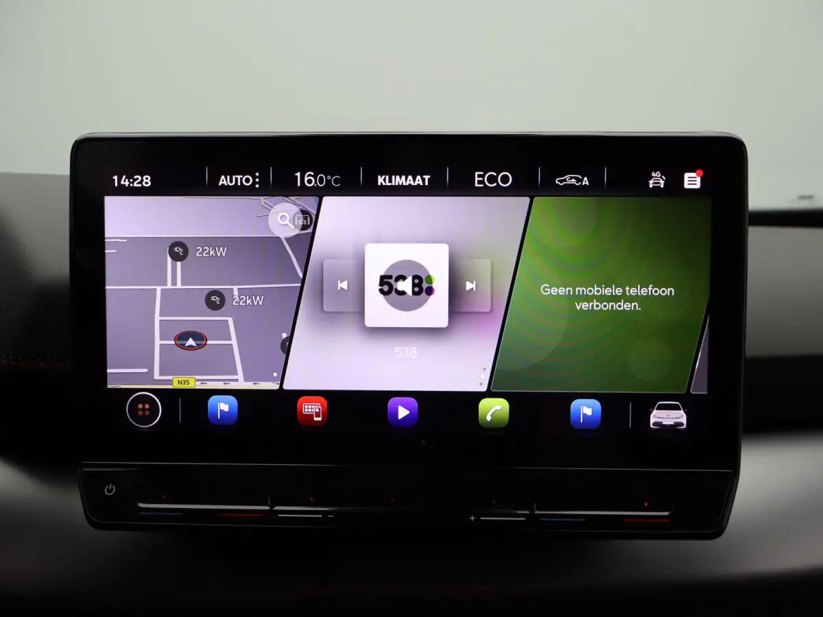 Business 62 kWh | Apple Carplay / Android Auto | Virtual Cockpit | Privacy Glass | Keyless |