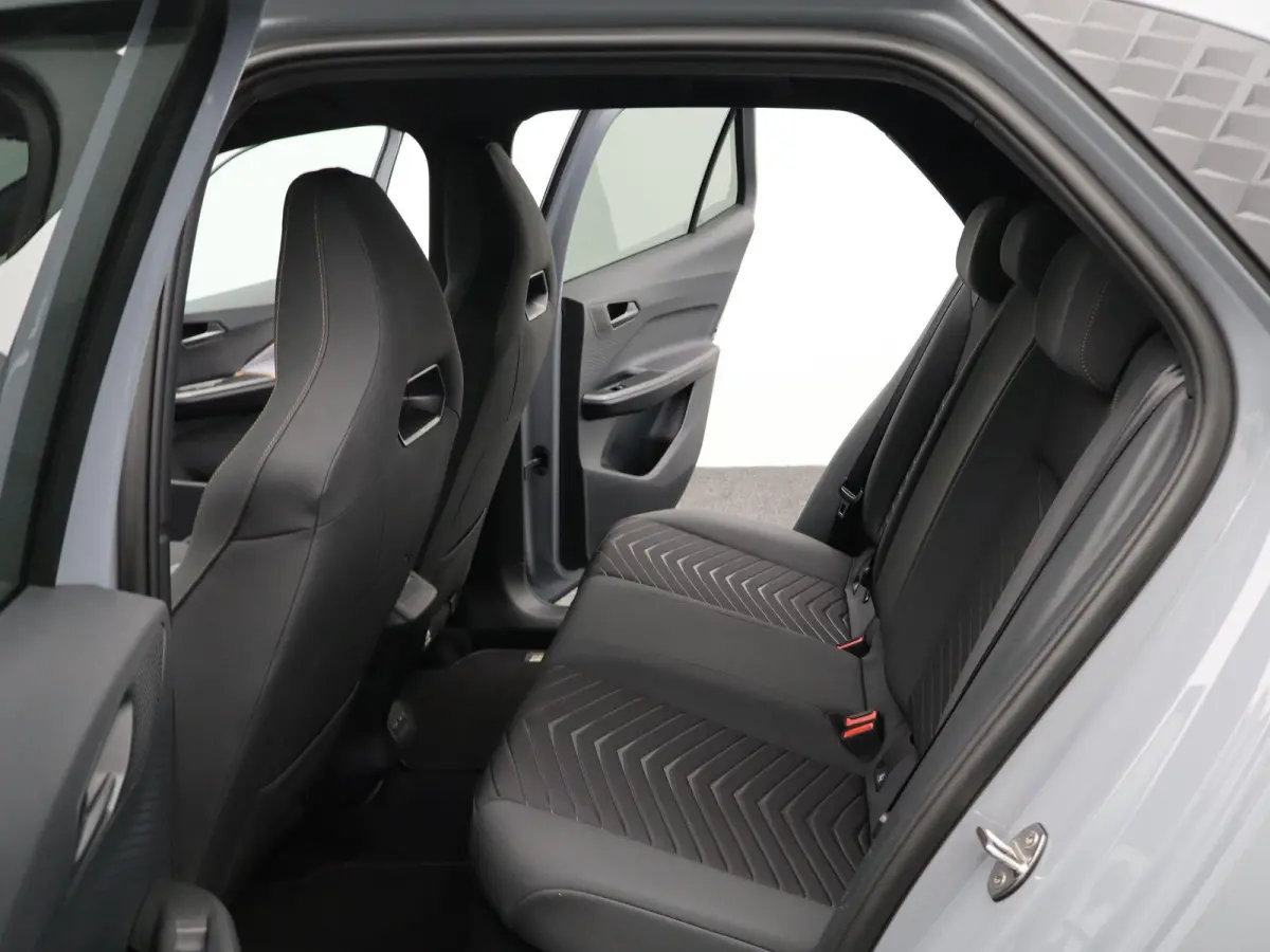 Business 62 kWh | Apple Carplay / Android Auto | Virtual Cockpit | Privacy Glass | Keyless |