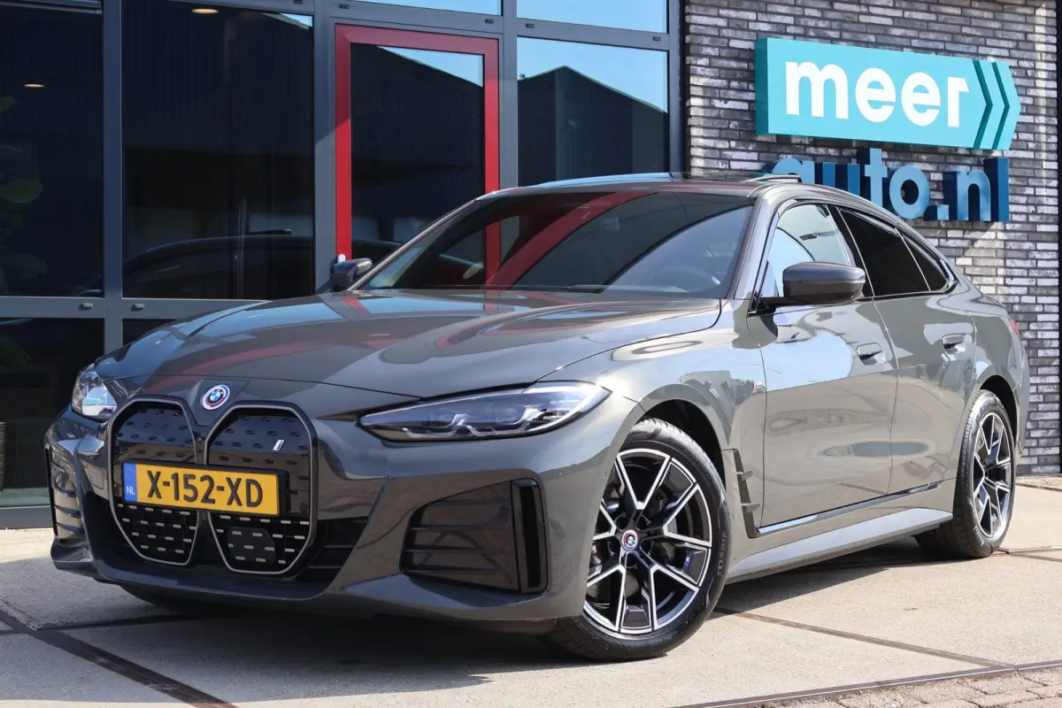 40 84 kWh High Executive M-SPORT l SOH 96,4% l H/K l HUD l 360 l SCHUIFDAK l DRAVITGRAU l SFEER l ORG.NL l 1e EIG l