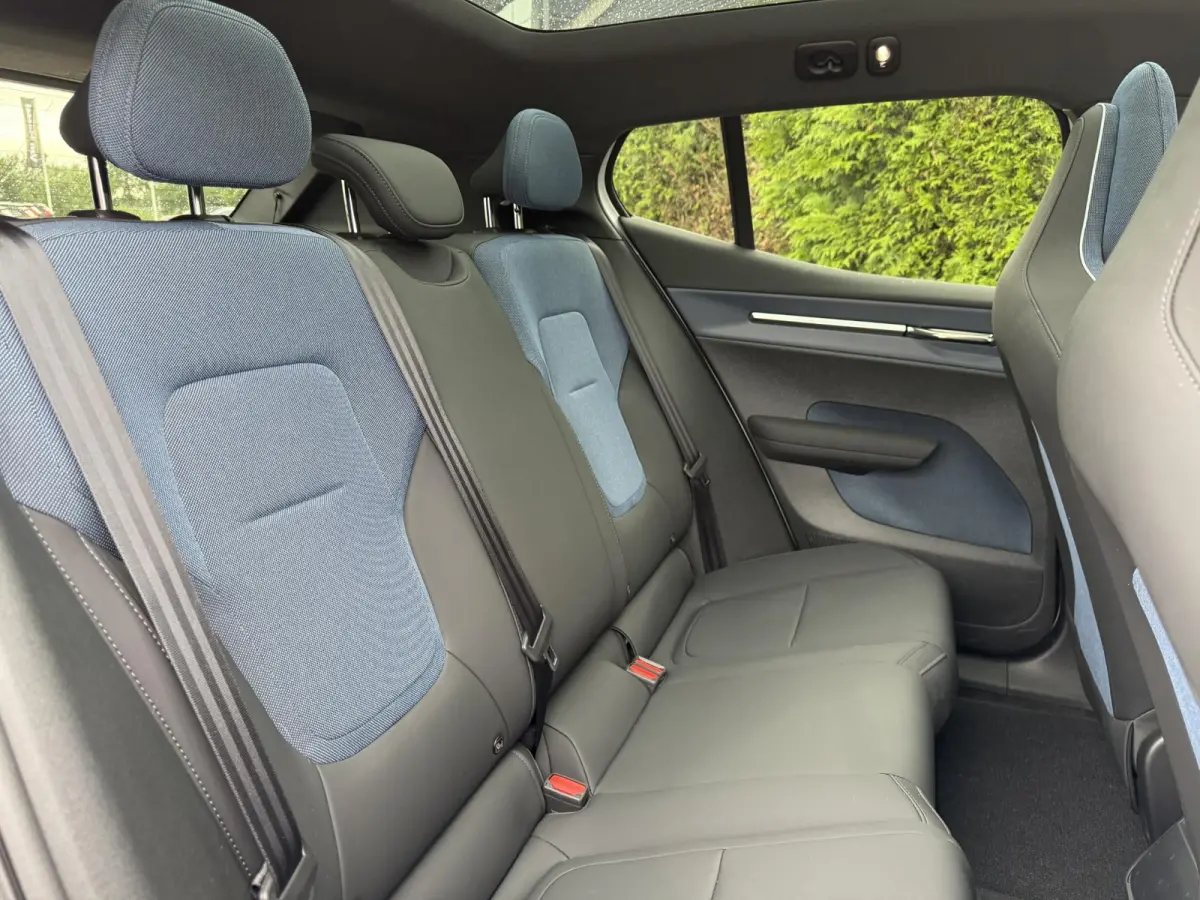 P8 AWD Ultra 69 kWh | Pano dak | BLIS | Elektrische stoelen | Keyless | Stoel & stuur verwarming |