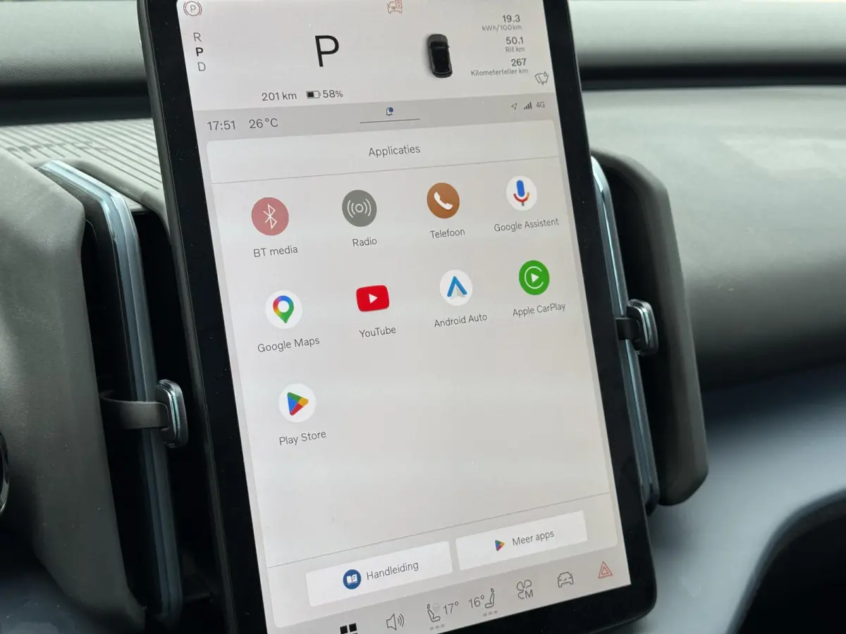 P8 AWD Ultra 69 kWh | Pano dak | BLIS | Elektrische stoelen | Keyless | Stoel & stuur verwarming |