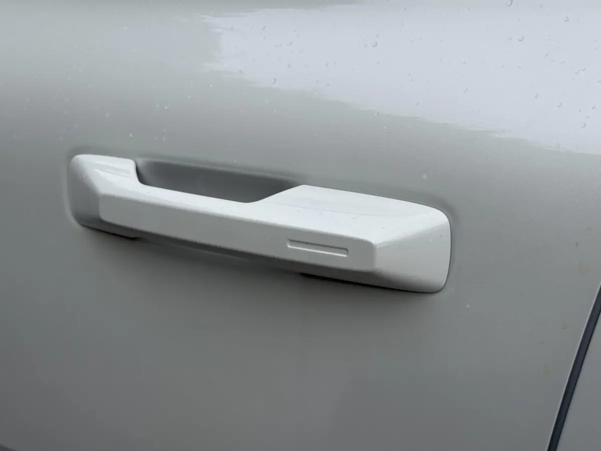 P8 AWD Ultra 69 kWh | Pano dak | BLIS | Elektrische stoelen | Keyless | Stoel & stuur verwarming |