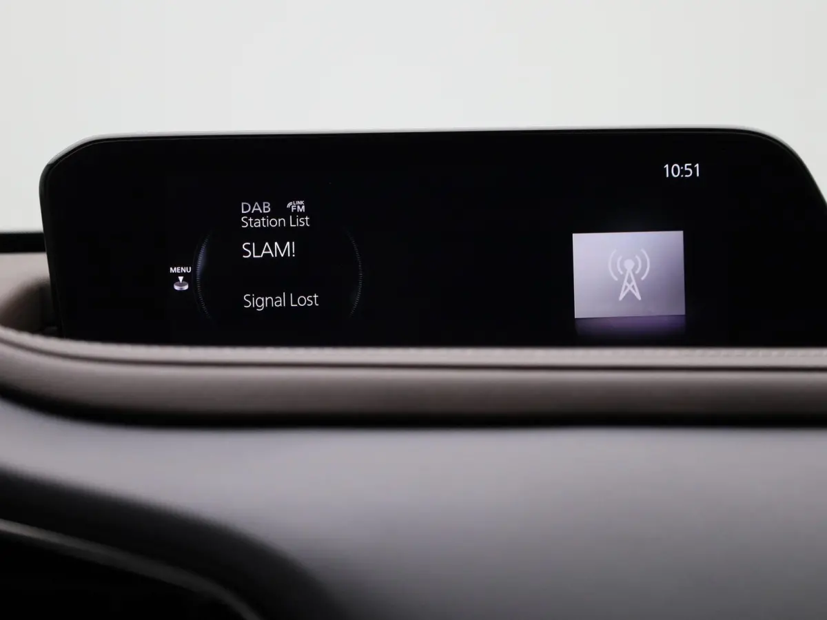 2.0 e-SkyActiv-X M Hybrid Luxury | Automaat | schuif-/kanteldak | Bose-audiosysteem | Leder | Trekhaak | Memory seats | DAB | Head up display | camera | Stoel- Stuurverwarming | Elektrische 