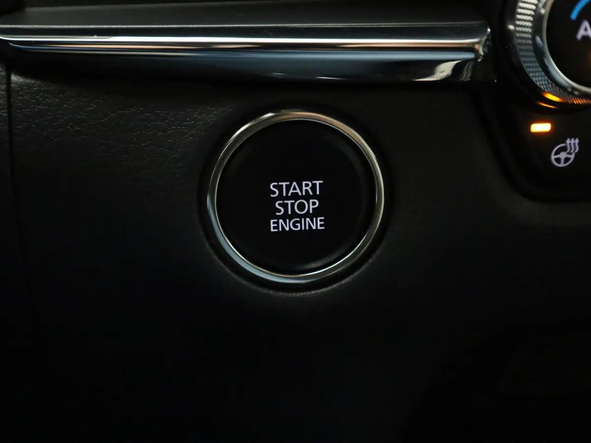 2.0 e-SkyActiv-X M Hybrid Luxury | Automaat | schuif-/kanteldak | Bose-audiosysteem | Leder | Trekhaak | Memory seats | DAB | Head up display | camera | Stoel- Stuurverwarming | Elektrische 