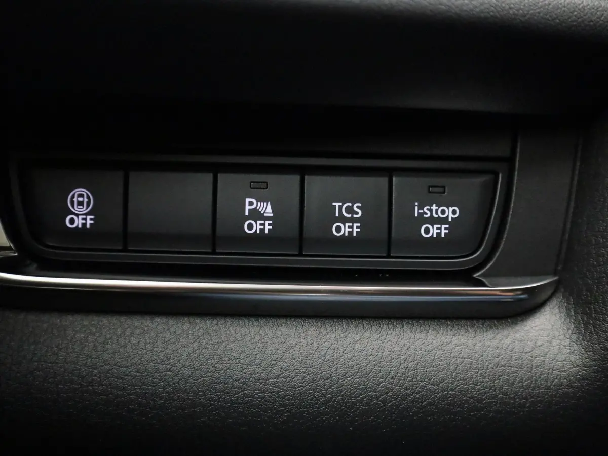 2.0 e-SkyActiv-X M Hybrid Luxury | Automaat | schuif-/kanteldak | Bose-audiosysteem | Leder | Trekhaak | Memory seats | DAB | Head up display | camera | Stoel- Stuurverwarming | Elektrische 