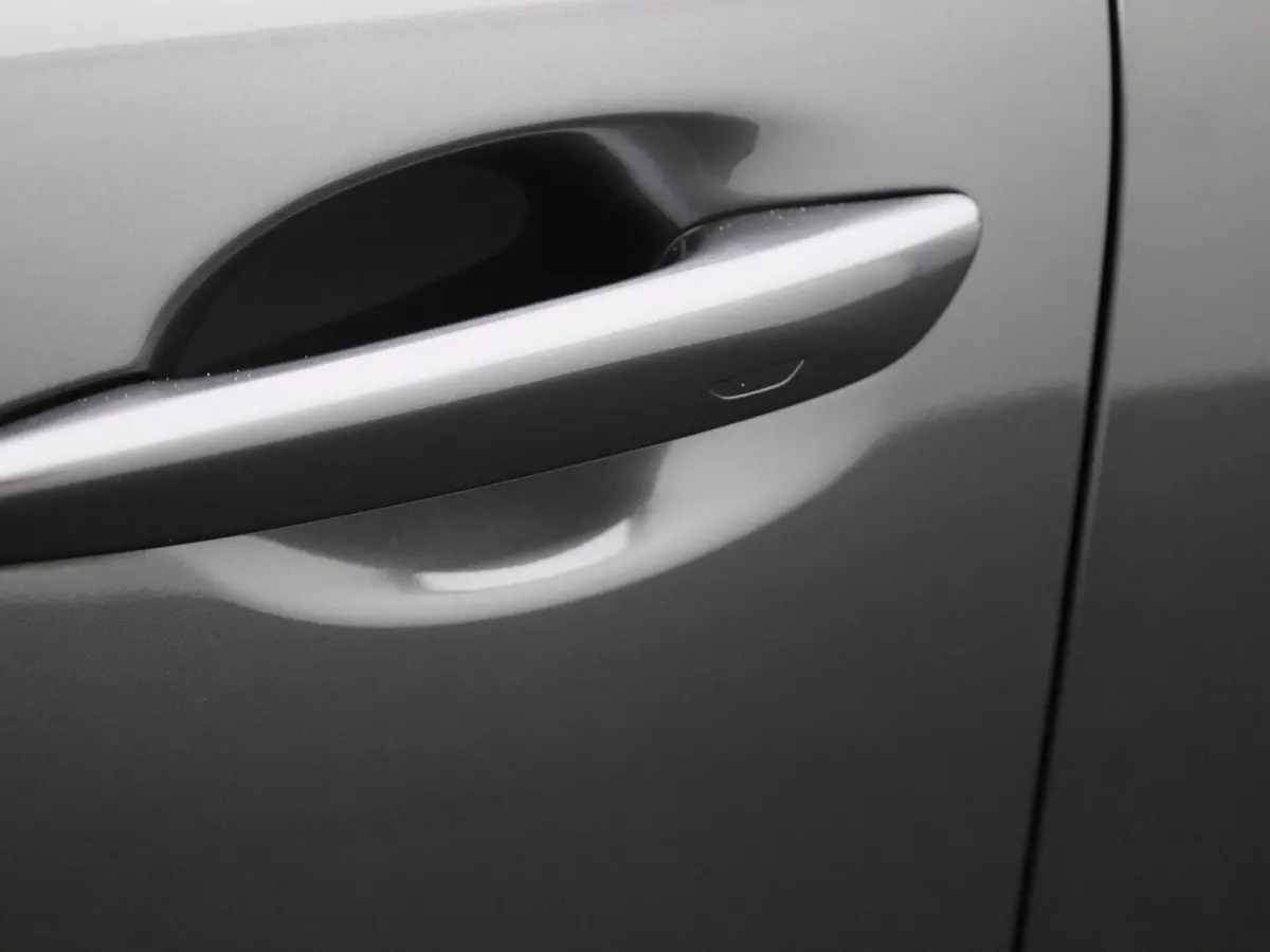 2.0 e-SkyActiv-X M Hybrid Luxury | Automaat | schuif-/kanteldak | Bose-audiosysteem | Leder | Trekhaak | Memory seats | DAB | Head up display | camera | Stoel- Stuurverwarming | Elektrische 