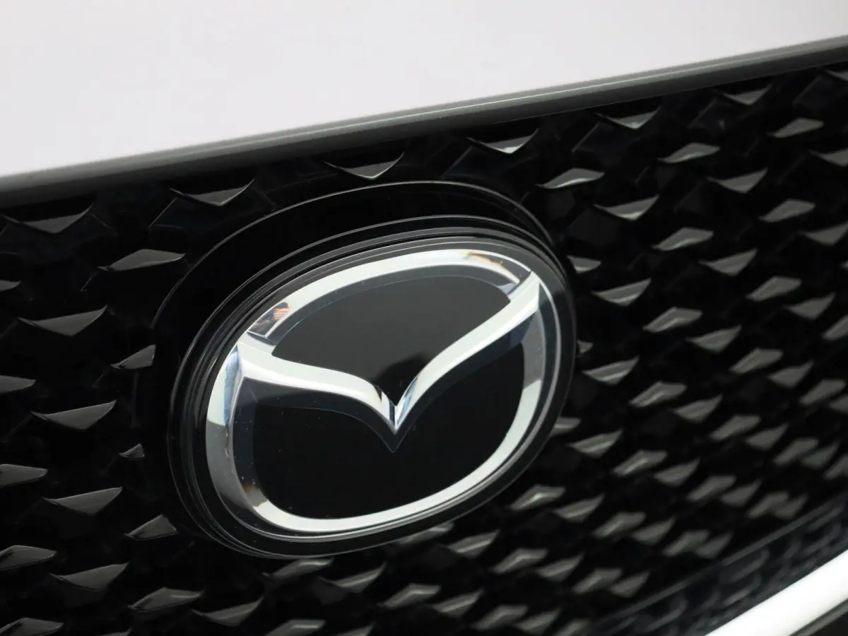 2.0 e-SkyActiv-X M Hybrid Luxury | Automaat | schuif-/kanteldak | Bose-audiosysteem | Leder | Trekhaak | Memory seats | DAB | Head up display | camera | Stoel- Stuurverwarming | Elektrische 