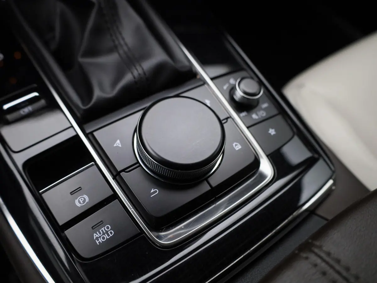 2.0 e-SkyActiv-X M Hybrid Luxury | Automaat | schuif-/kanteldak | Bose-audiosysteem | Leder | Trekhaak | Memory seats | DAB | Head up display | camera | Stoel- Stuurverwarming | Elektrische 