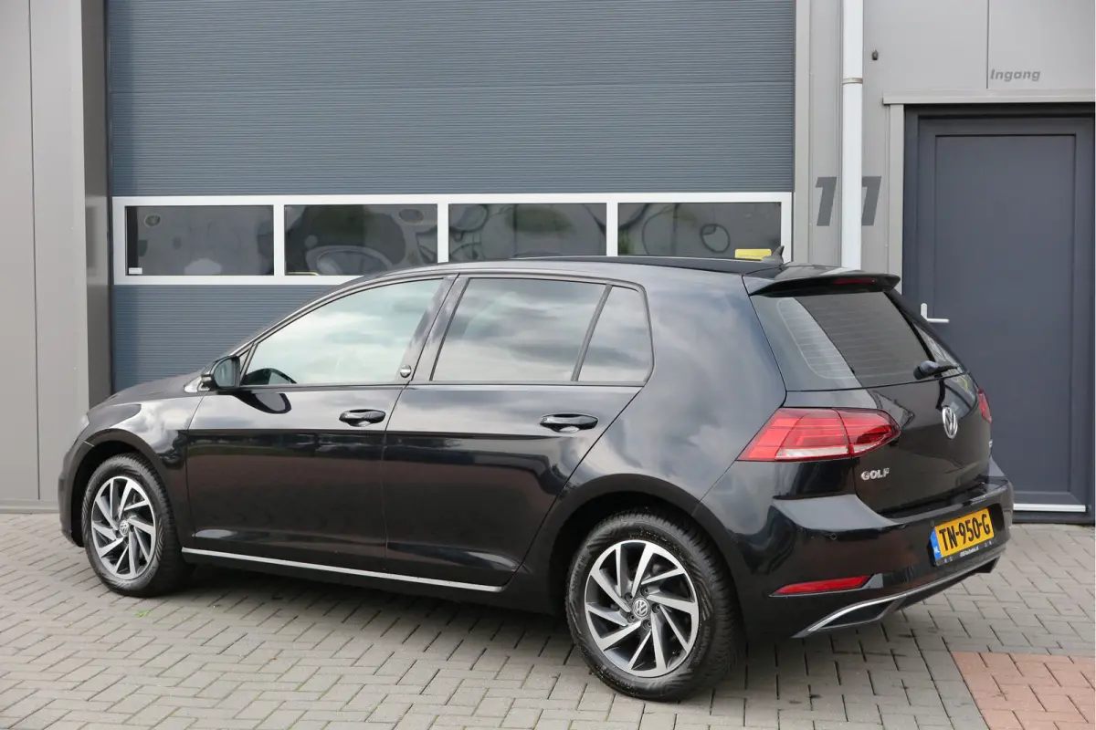 1.4 TSI 125pk Sound Navi , LMV, Keyless, PDC , Achteruitrijcamera , Carplay , Etc. Nieuwe apk bij aflevering
