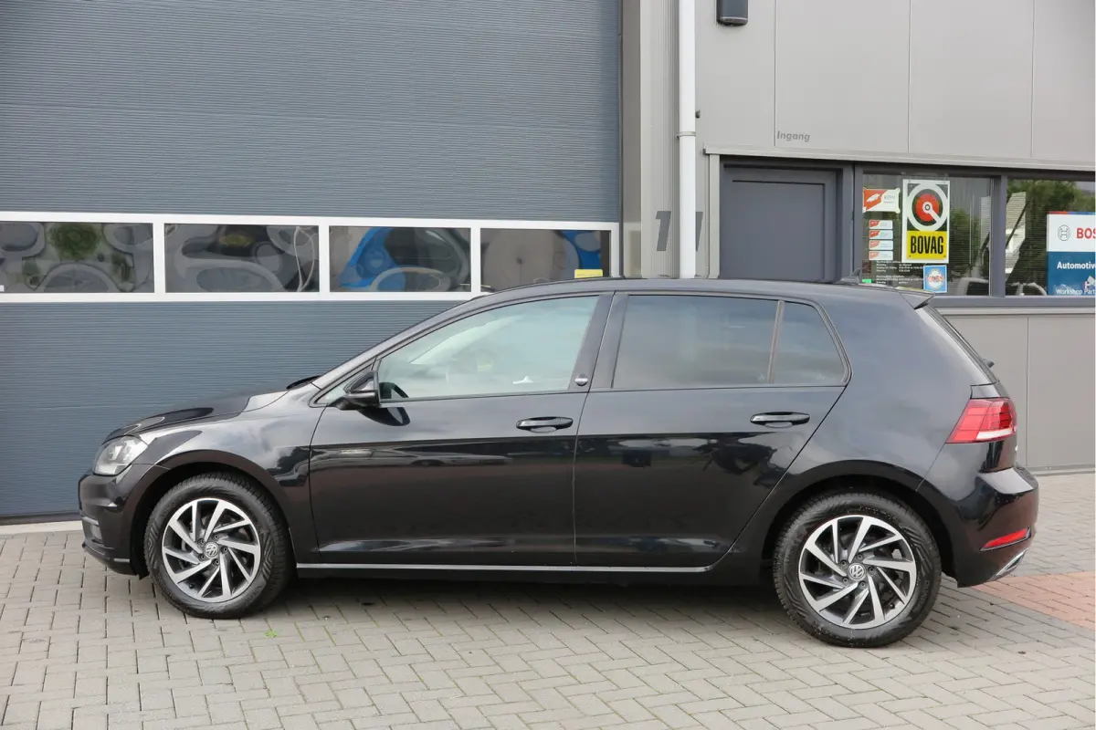 1.4 TSI 125pk Sound Navi , LMV, Keyless, PDC , Achteruitrijcamera , Carplay , Etc. Nieuwe apk bij aflevering