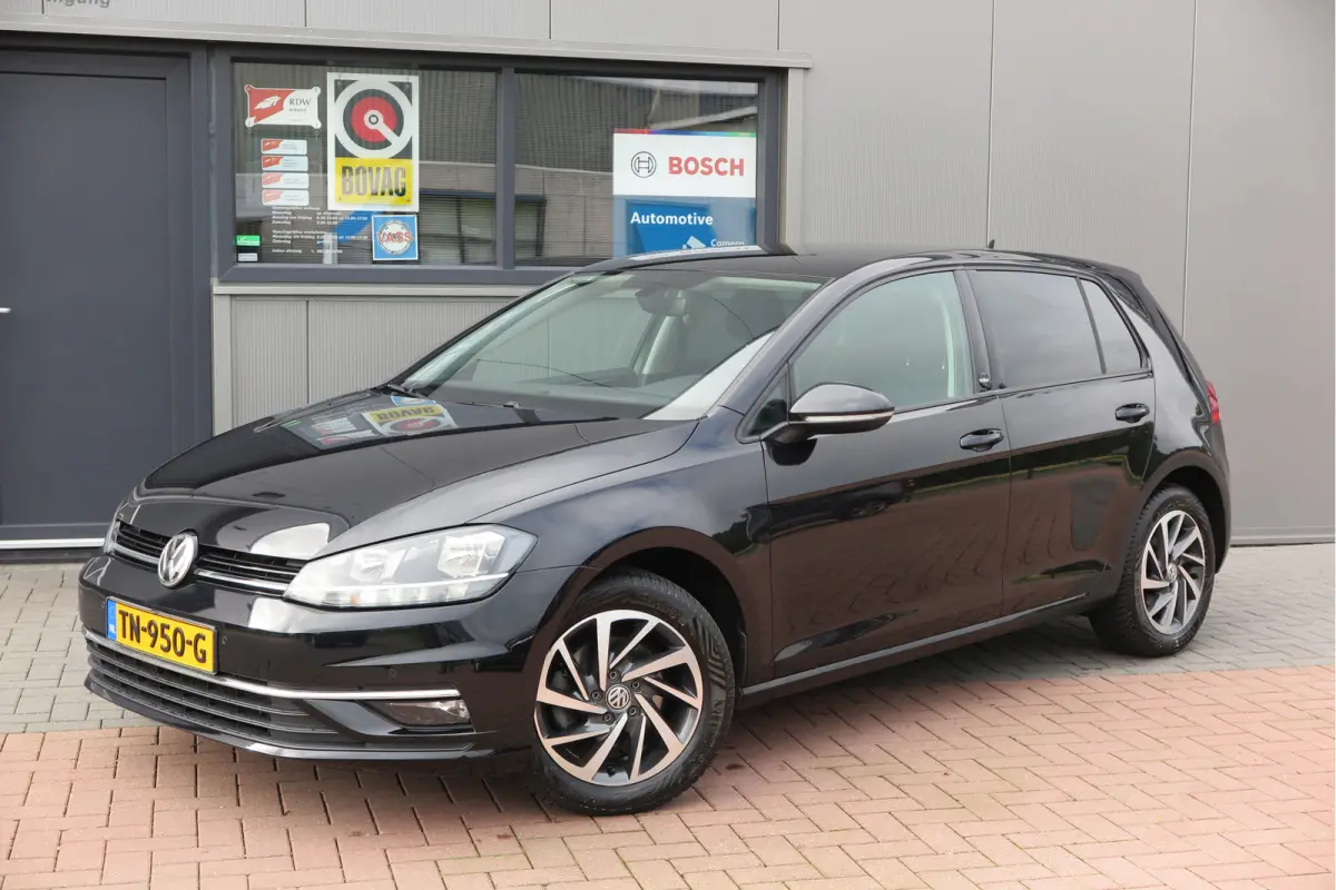 1.4 TSI 125pk Sound Navi , LMV, Keyless, PDC , Achteruitrijcamera , Carplay , Etc. Nieuwe apk bij aflevering
