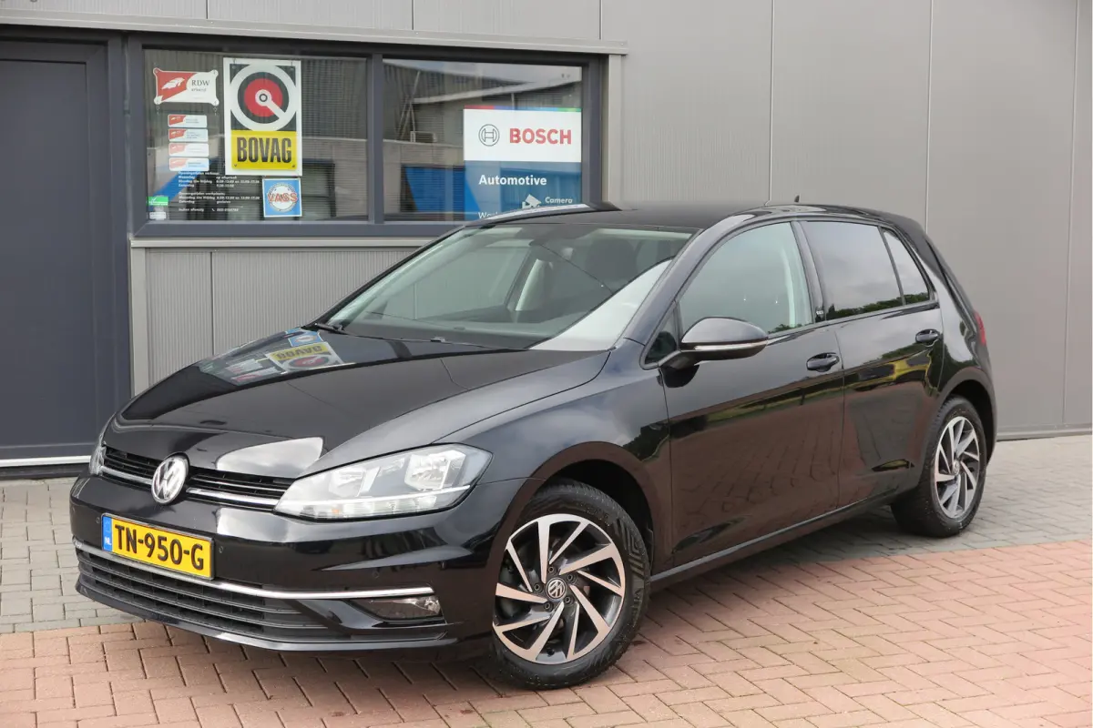 1.4 TSI 125pk Sound Navi , LMV, Keyless, PDC , Achteruitrijcamera , Carplay , Etc. Nieuwe apk bij aflevering