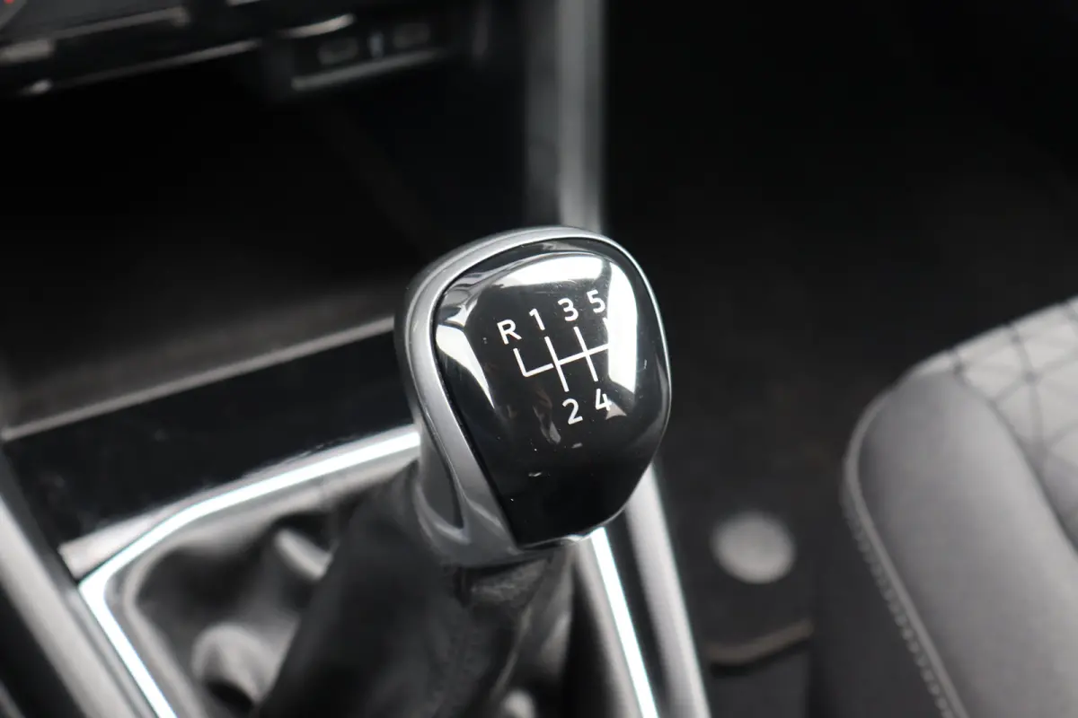1.0 TSI Life 95PK | Airco | Buitenspiegels elektrisch verstel- en verwarmbaar | Cruise control adaptief