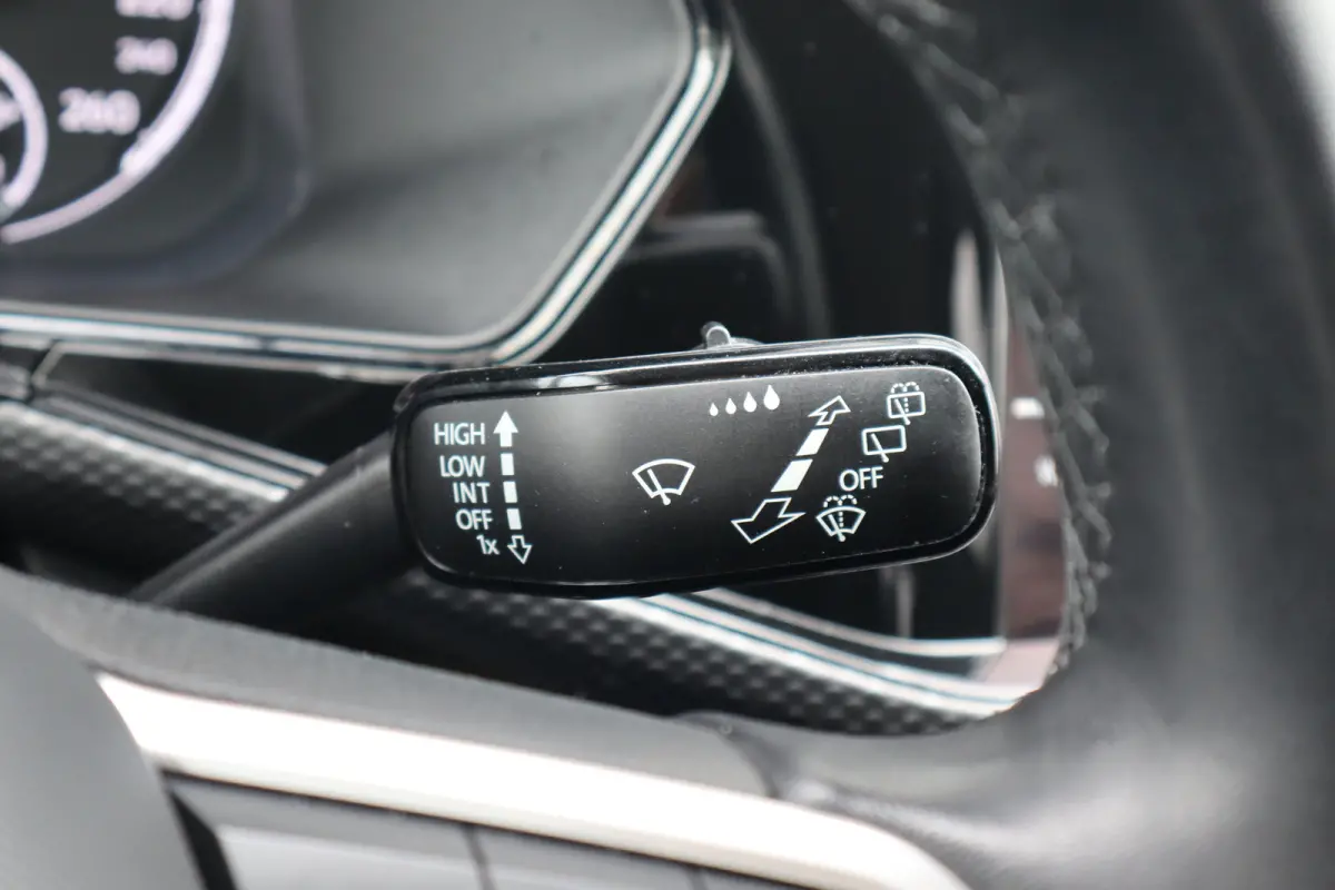 1.0 TSI Life 95PK | Airco | Buitenspiegels elektrisch verstel- en verwarmbaar | Cruise control adaptief