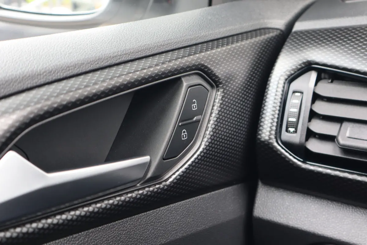 1.0 TSI Life 95PK | Airco | Buitenspiegels elektrisch verstel- en verwarmbaar | Cruise control adaptief