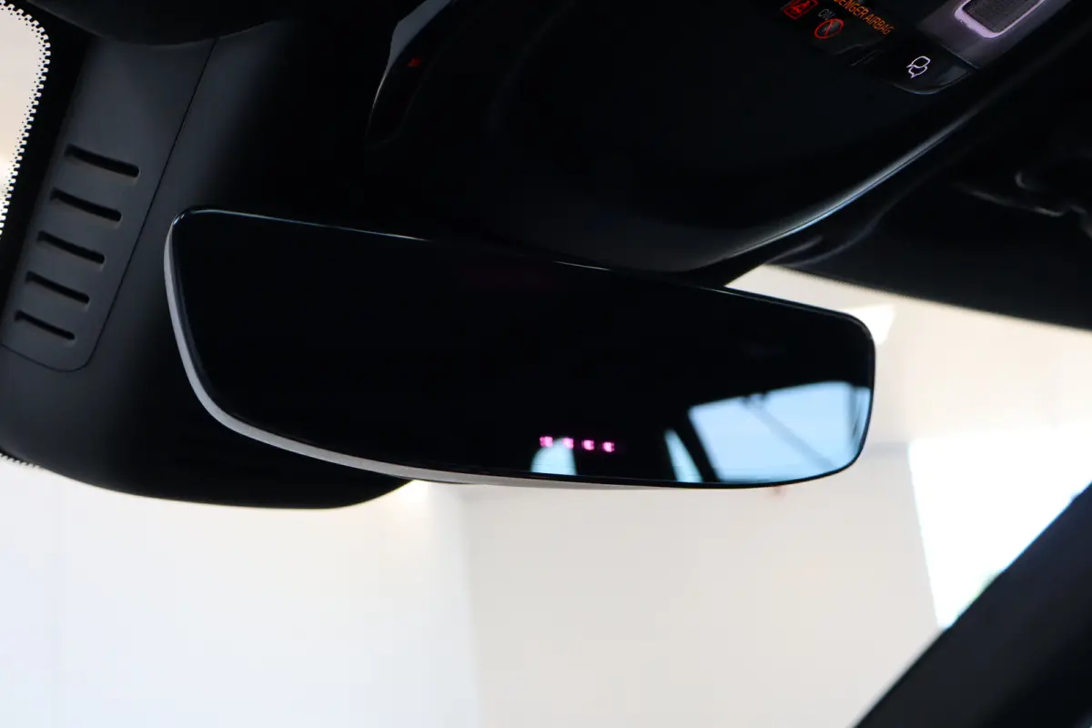 T8 406PK AWD Ultra Dark Executive | Trekhaak inklapbaar | Bowers & Wilkins audiosysteem | Elektrisch glazen panorama-dak | Luchtvering | 22" lichtmetalen velgen | Massagefunctie voorstoelen