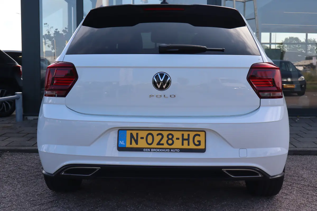 1.0 TSI R-Line Edition 95PK AUTOMAAT | Airco | App-Connect draadloze smartphone integratie | Cruise control adaptief