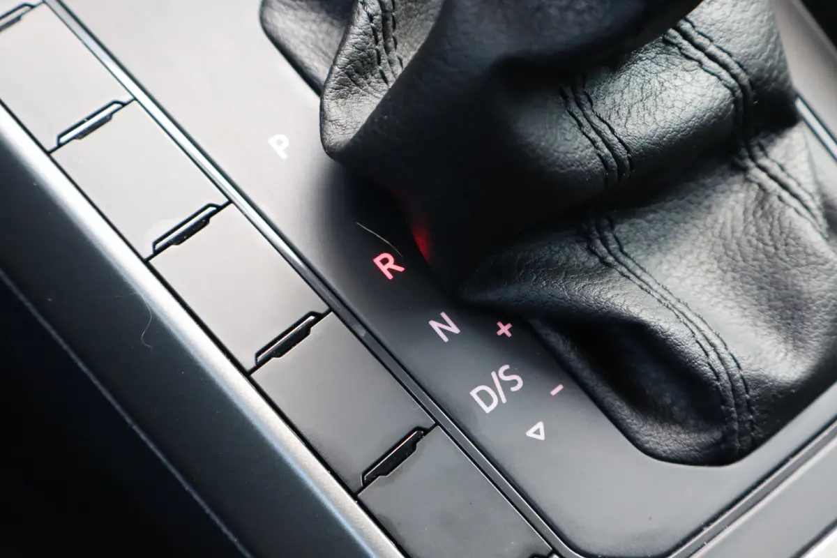 1.0 TSI R-Line Edition 95PK AUTOMAAT | Airco | App-Connect draadloze smartphone integratie | Cruise control adaptief