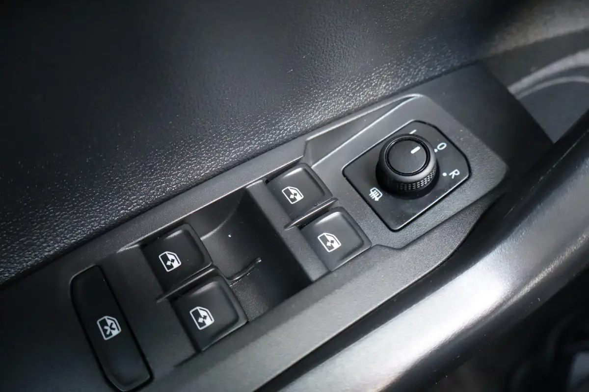 1.0 TSI R-Line Edition 95PK AUTOMAAT | Airco | App-Connect draadloze smartphone integratie | Cruise control adaptief