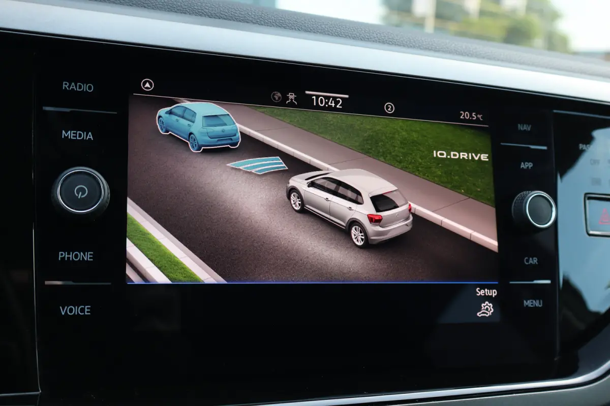 1.0 TSI R-Line Edition 95PK AUTOMAAT | Airco | App-Connect draadloze smartphone integratie | Cruise control adaptief