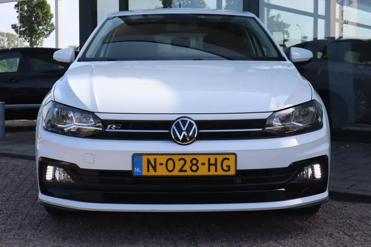 1.0 TSI R-Line Edition 95PK AUTOMAAT | Airco | App-Connect draadloze smartphone integratie | Cruise control adaptief
