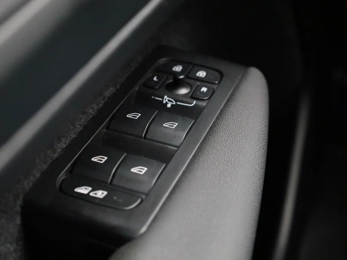 Recharge Core | 69kWh | Apple Carplay / Android Auto | LED Koplampen | Stoel/Stuurverwarming | Virtual Cockpit | Camera |