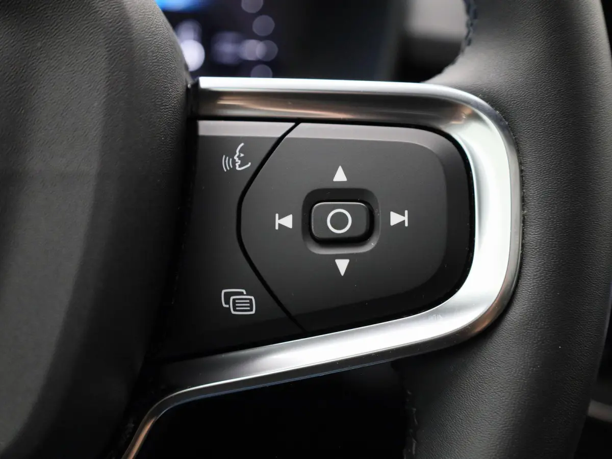 Recharge Core | 69kWh | Apple Carplay / Android Auto | LED Koplampen | Stoel/Stuurverwarming | Virtual Cockpit | Camera |