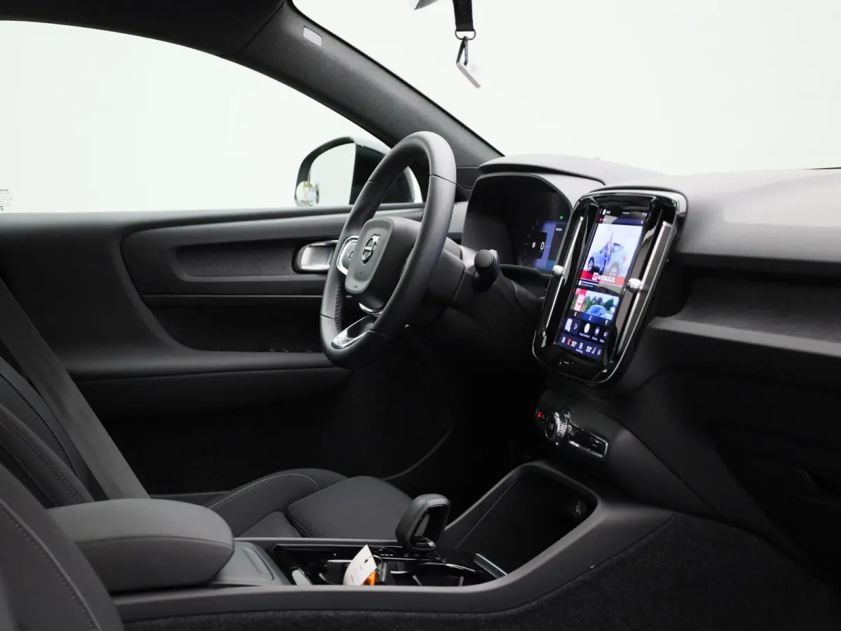 Recharge Core | 69kWh | Apple Carplay / Android Auto | LED Koplampen | Stoel/Stuurverwarming | Virtual Cockpit | Camera |