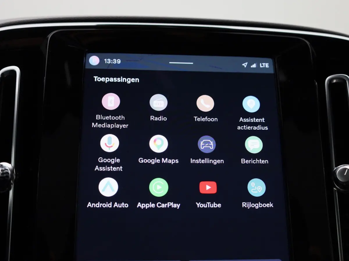 Recharge Core | 69kWh | Apple Carplay / Android Auto | LED Koplampen | Stoel/Stuurverwarming | Virtual Cockpit | Camera |