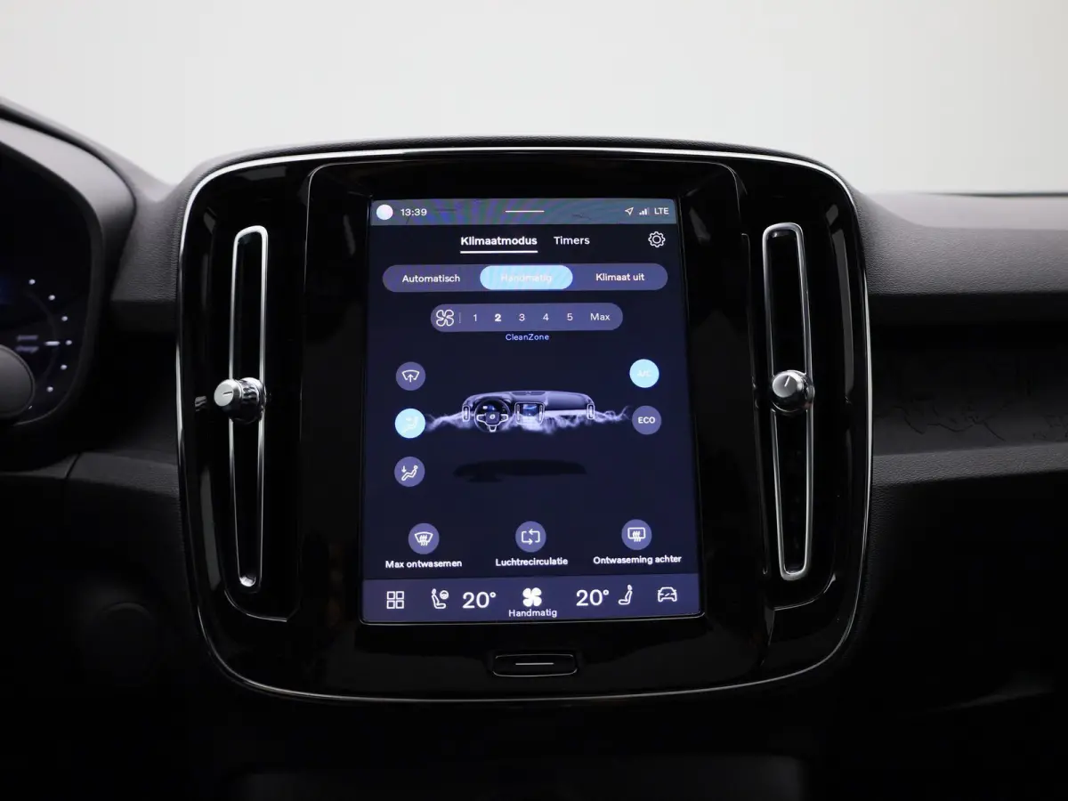 Recharge Core | 69kWh | Apple Carplay / Android Auto | LED Koplampen | Stoel/Stuurverwarming | Virtual Cockpit | Camera |