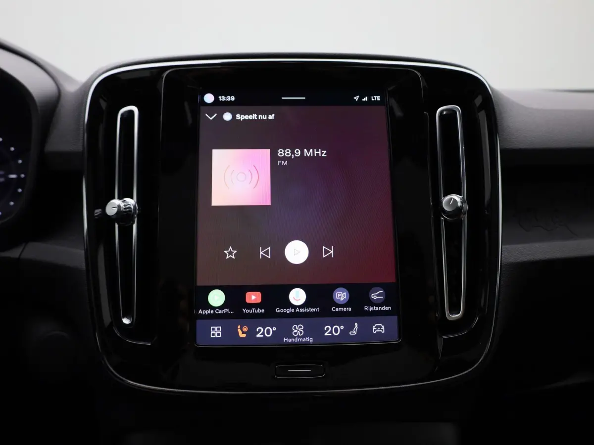 Recharge Core | 69kWh | Apple Carplay / Android Auto | LED Koplampen | Stoel/Stuurverwarming | Virtual Cockpit | Camera |