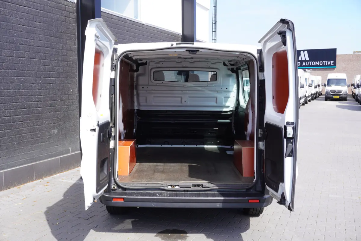 2.0 dCi 110PK EURO 6 - Airco - Navi - Cruise - €15.900,- Excl.