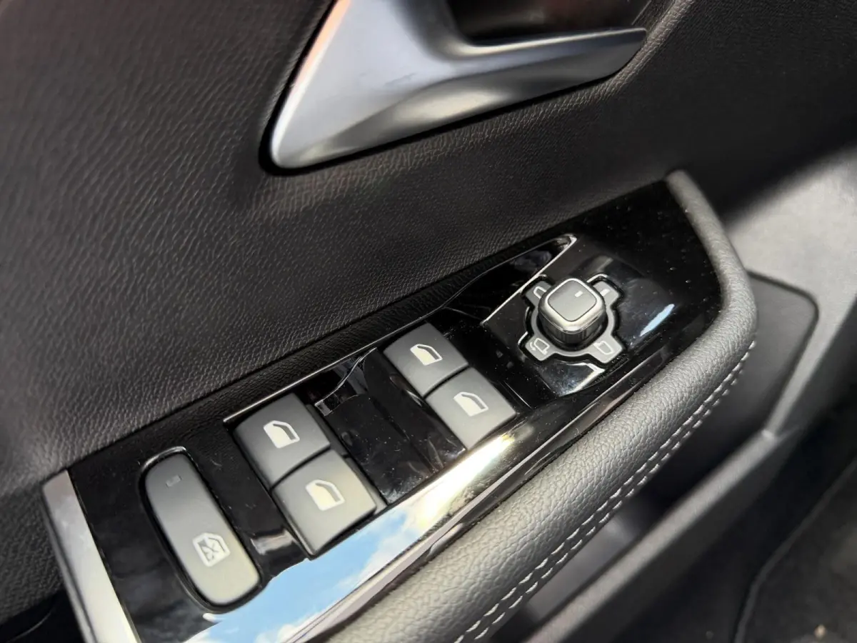 54 kWh Business Edition 95 % SOH 360 Camera | Unieke KM stand | Stoel + stuurverwarming | 12 Maanden BOVAG | Climate control | ACC |
