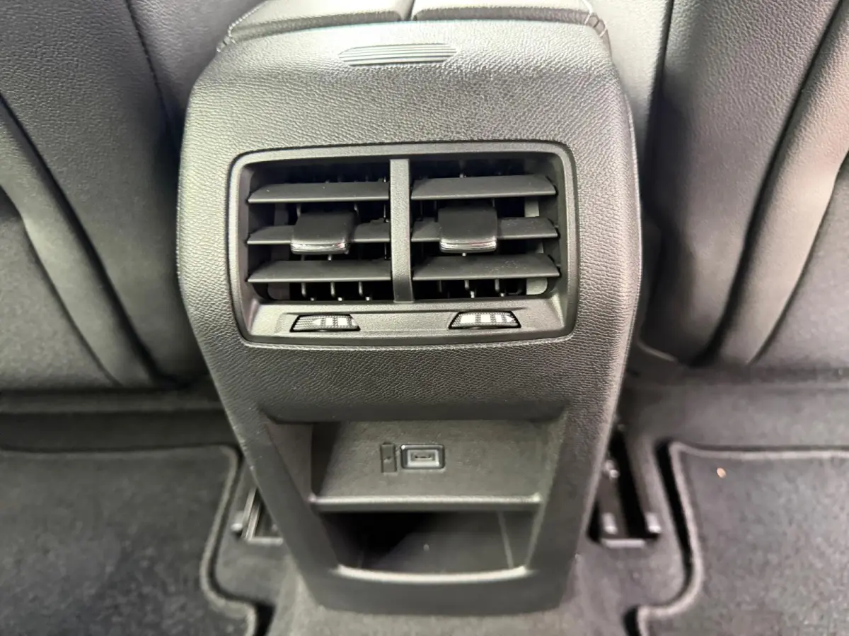 54 kWh Business Edition 95 % SOH 360 Camera | Unieke KM stand | Stoel + stuurverwarming | 12 Maanden BOVAG | Climate control | ACC |