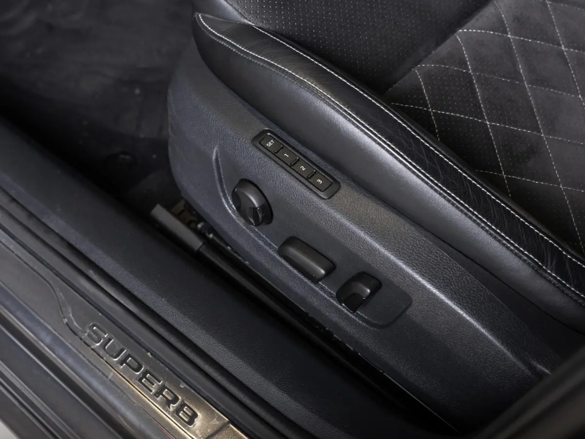 1.4 TSI iV Sportline Business / 218pk / Trekhaak / Stoel en stuur verwarming /