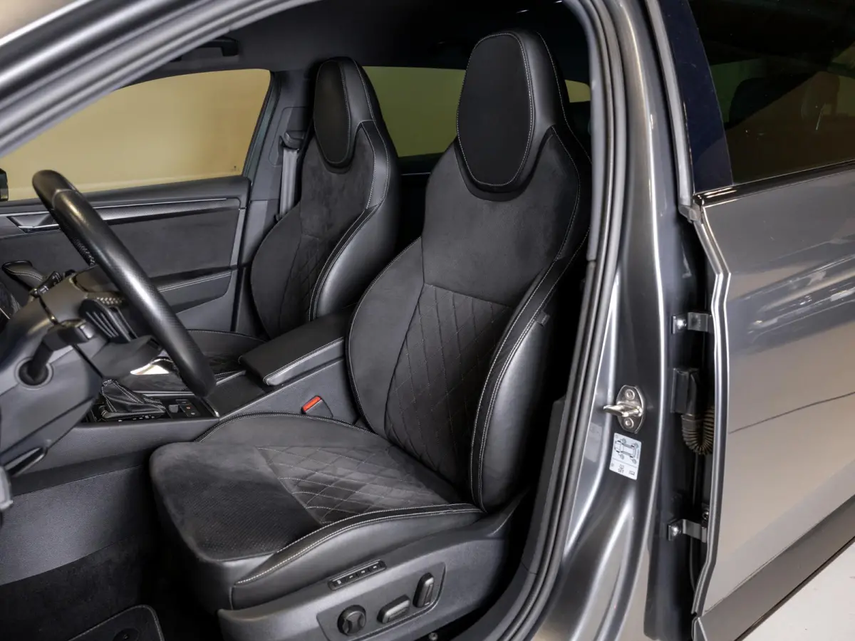 1.4 TSI iV Sportline Business / 218pk / Trekhaak / Stoel en stuur verwarming /