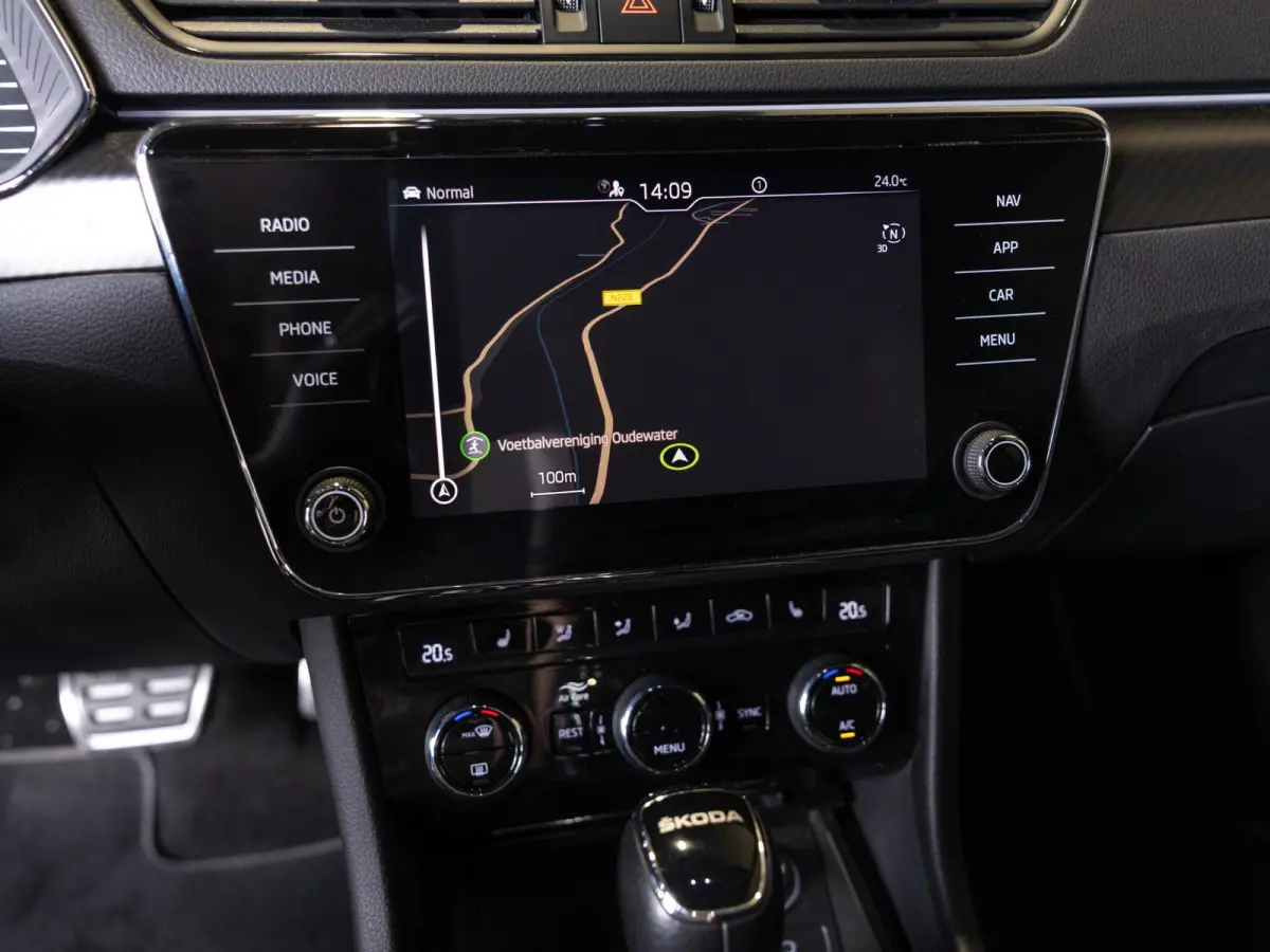 1.4 TSI iV Sportline Business / 218pk / Trekhaak / Stoel en stuur verwarming /