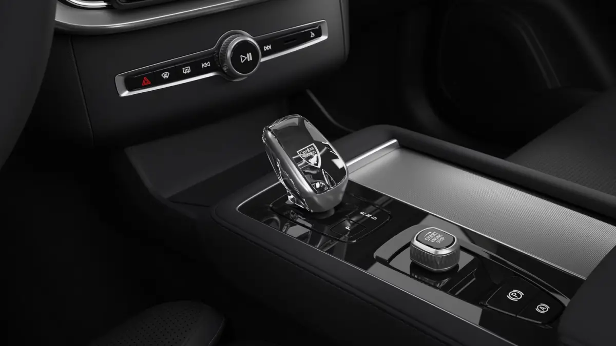 2.0 T8 Plug-in hybrid AWD Ultra Bright Exec. Ed. | Aluminium interieur afwerking | Bowers & Wilkins audiosysteem | Elektrisch glazen panorama-dak | Lichtmetalen velgen 7-spaaks 22" | Luchtve