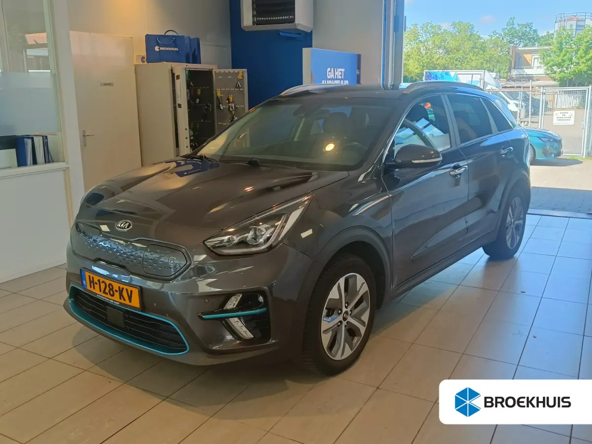 ExecutiveLine 64 kWh | 100% SoH | Achteruitrijcamera | Cruise control adaptief met Stop&Go en stuurhulp | Elektrisch verstelb. bestuurdersstoel met geheugen